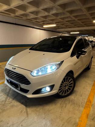 FORD FIESTA 1.6 TITANIUM HATCH 16V FLEX 4P POWERSHIFT